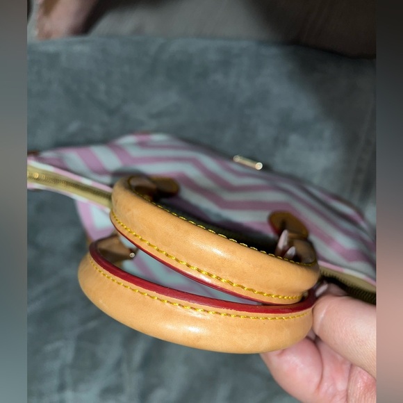 Dooney & Bourke Pink and White Chevron Bag With Red Interior purse - Picture 10 of 16